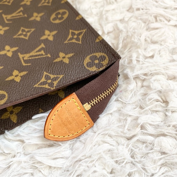 Louis Vuitton | Poche Toilette NM - Picture 3 of 11